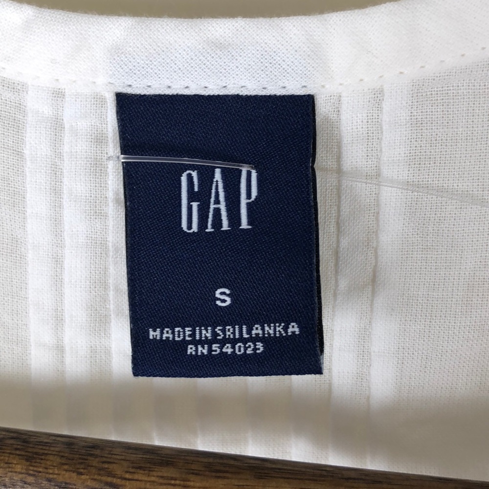 NWOT Gap cream sleeveless top - Picture 6 of 6